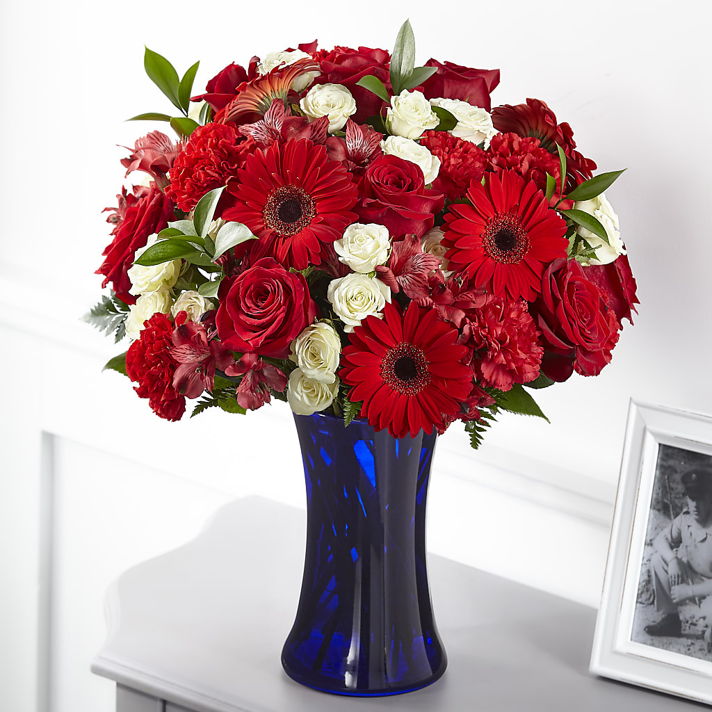 Hearts Embrace Bouquet – Charleston Cut Flower Company, Charleston WV