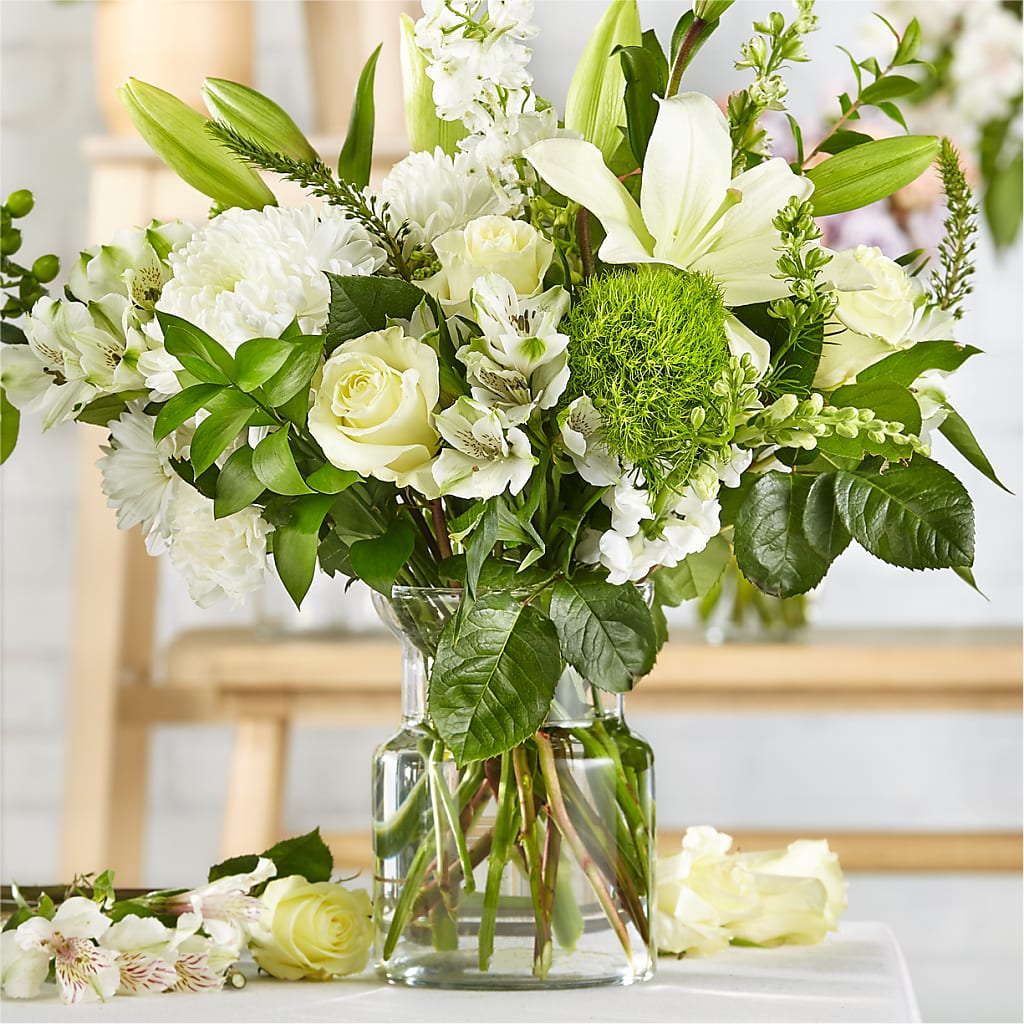 Classic Ivory – A Florist Original – Charleston Cut Flower Company, Charleston WV