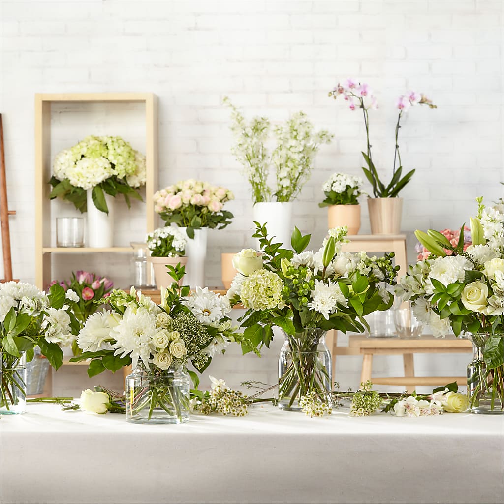 Classic Ivory – A Florist Original – Charleston Cut Flower Company, Charleston WV