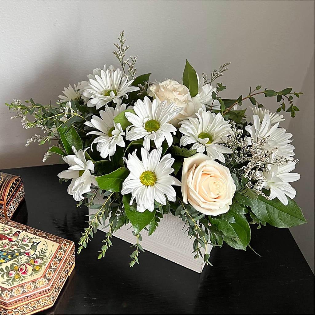 Fresh Linen Box Bouquet –  Charleston Cut Flower Company, Charleston WV