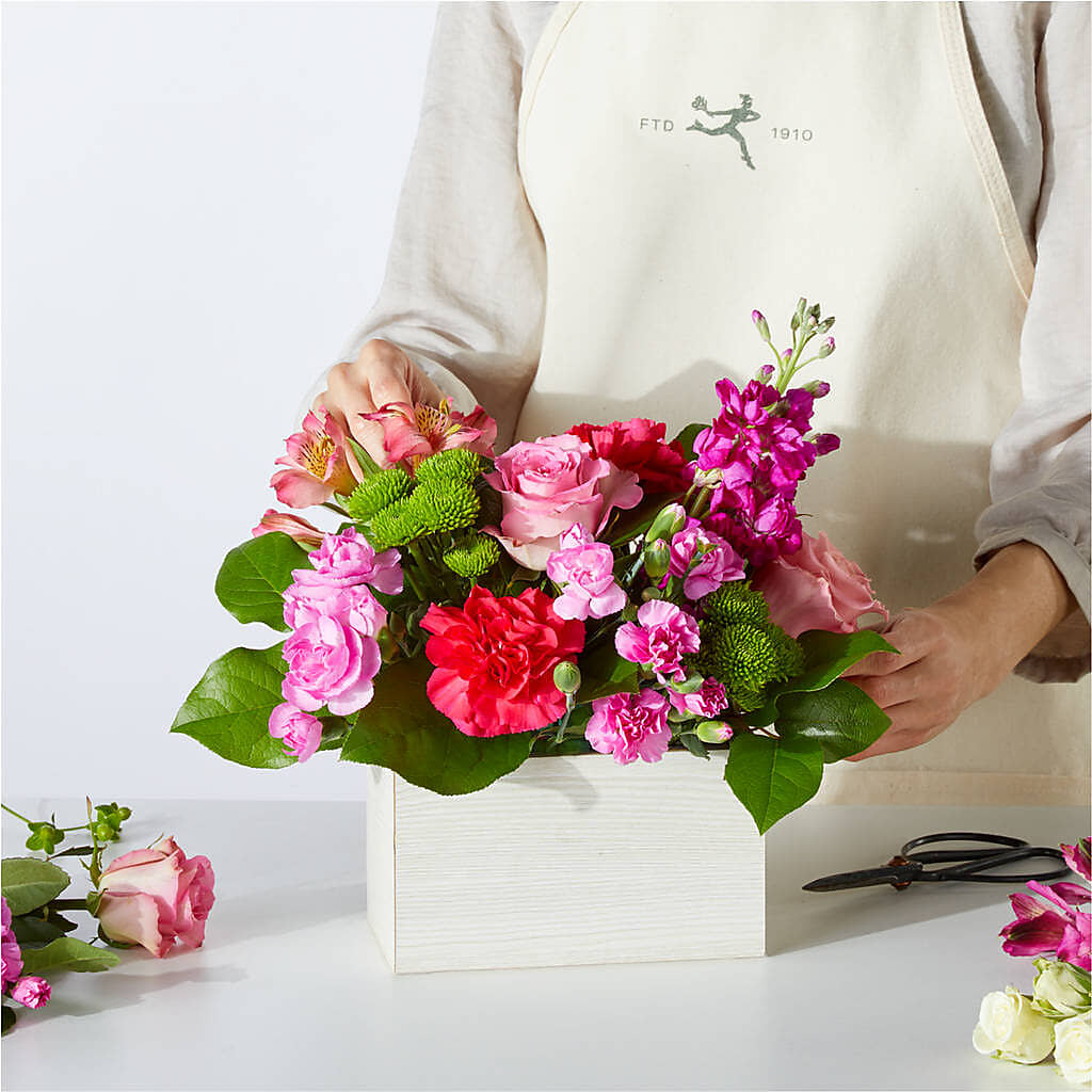 Sweetberry Box – A Florist Original –  Charleston Cut Flower Company, Charleston WV
