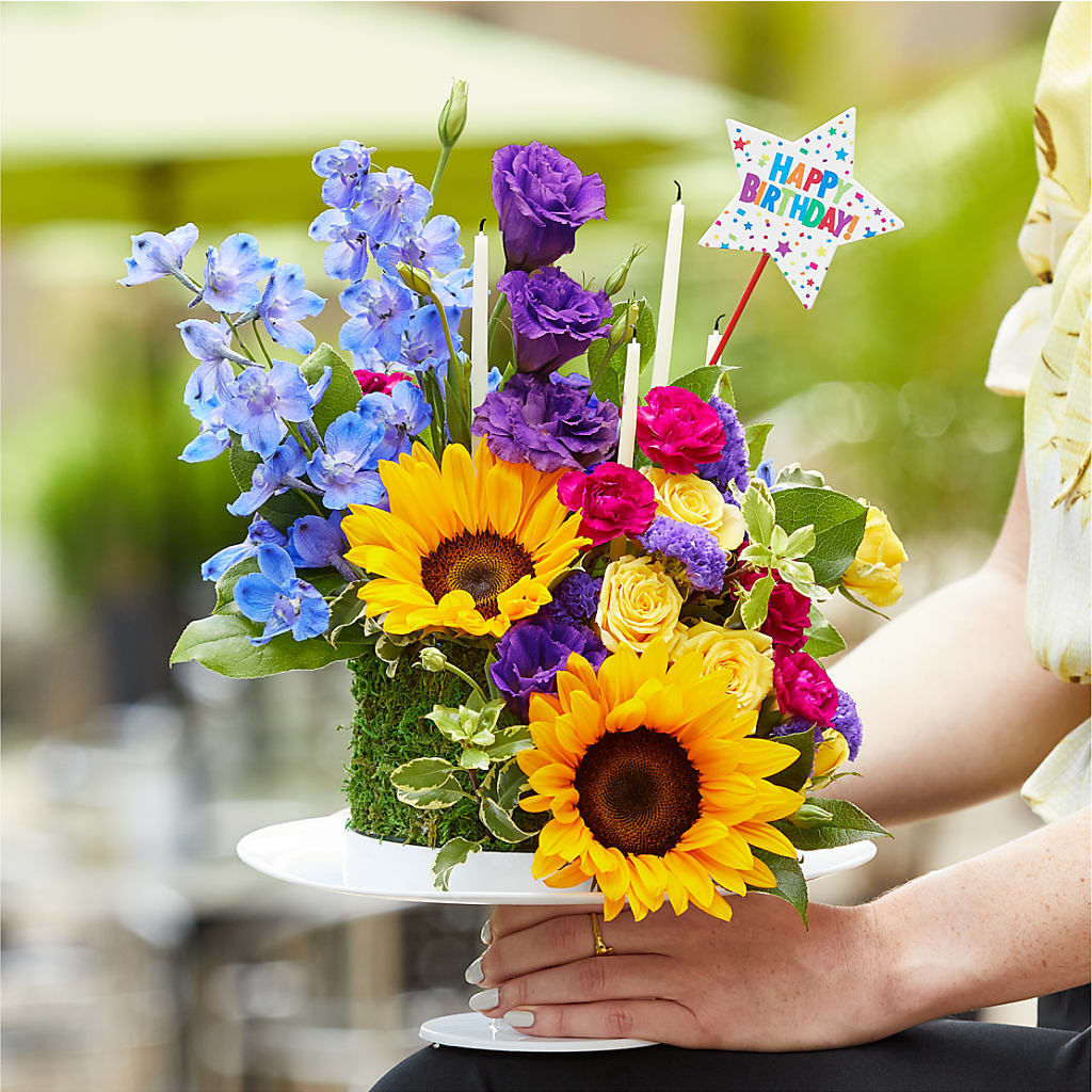 Star of the Day Floral Cake –  Charleston Cut Flower Company, Charleston WV